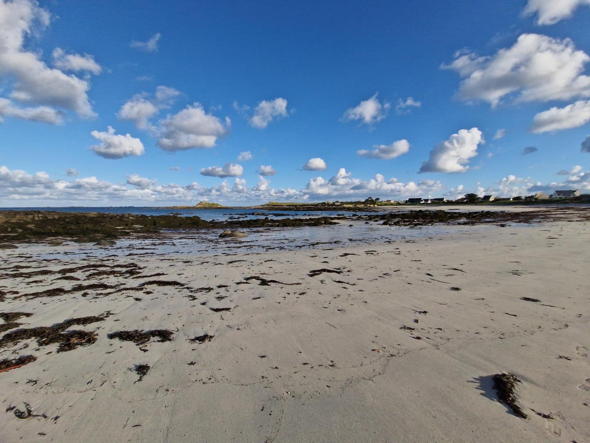 Gite Kerlosvezan, A La Campagne, Proche Mer Lampaul-Ploudalmézeau Exterior foto