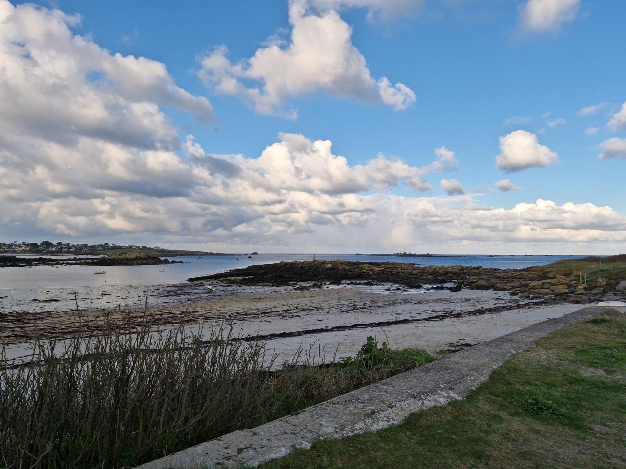 Gite Kerlosvezan, A La Campagne, Proche Mer Lampaul-Ploudalmézeau Exterior foto